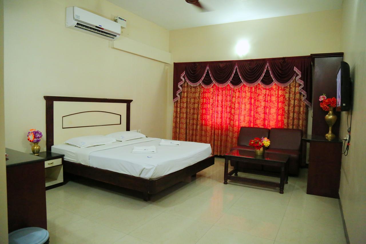 Hotel Vels Court Palni Esterno foto